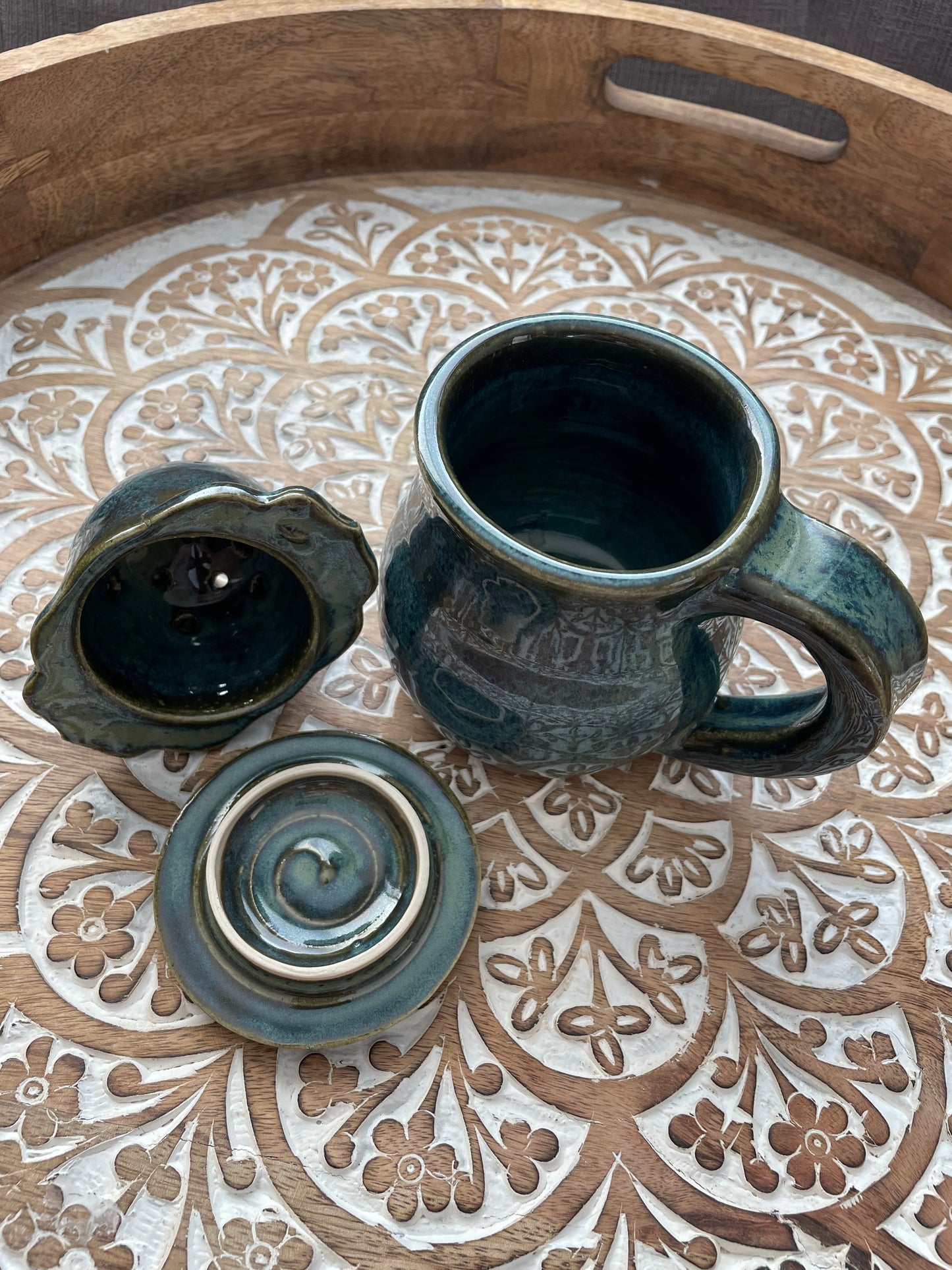 Moss Green Teacup Set with Ceramic Tea Strainer and Lid