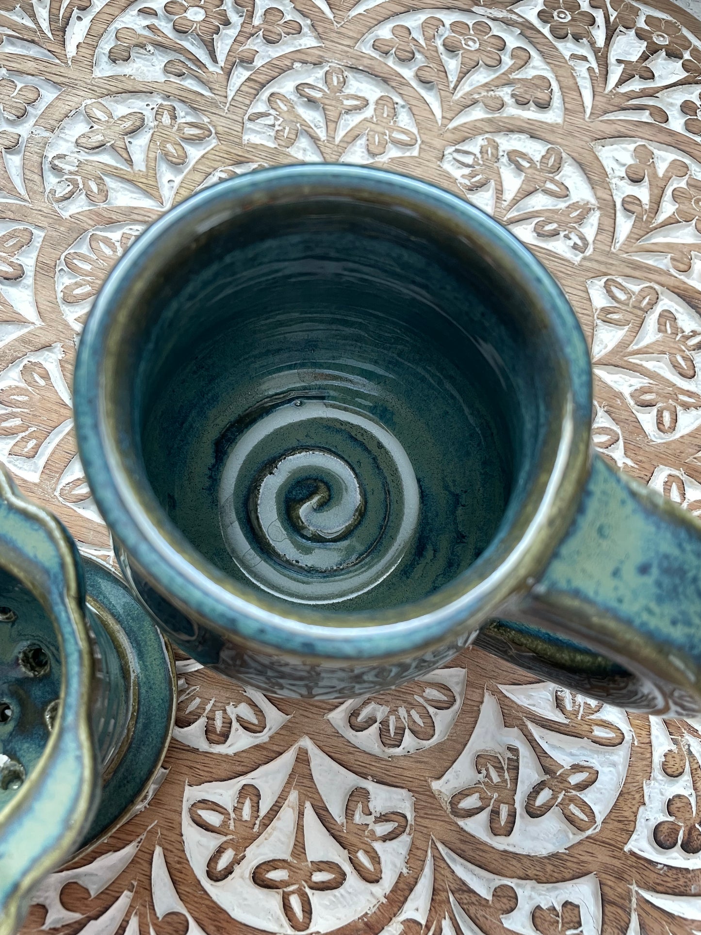 Moss Green Teacup Set with Ceramic Tea Strainer and Lid
